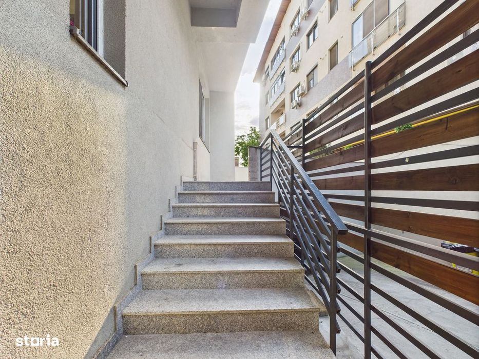 Ap de lux 3 camere, Pajura-Damaroaia,bloc boutique,cu terasa generoasa