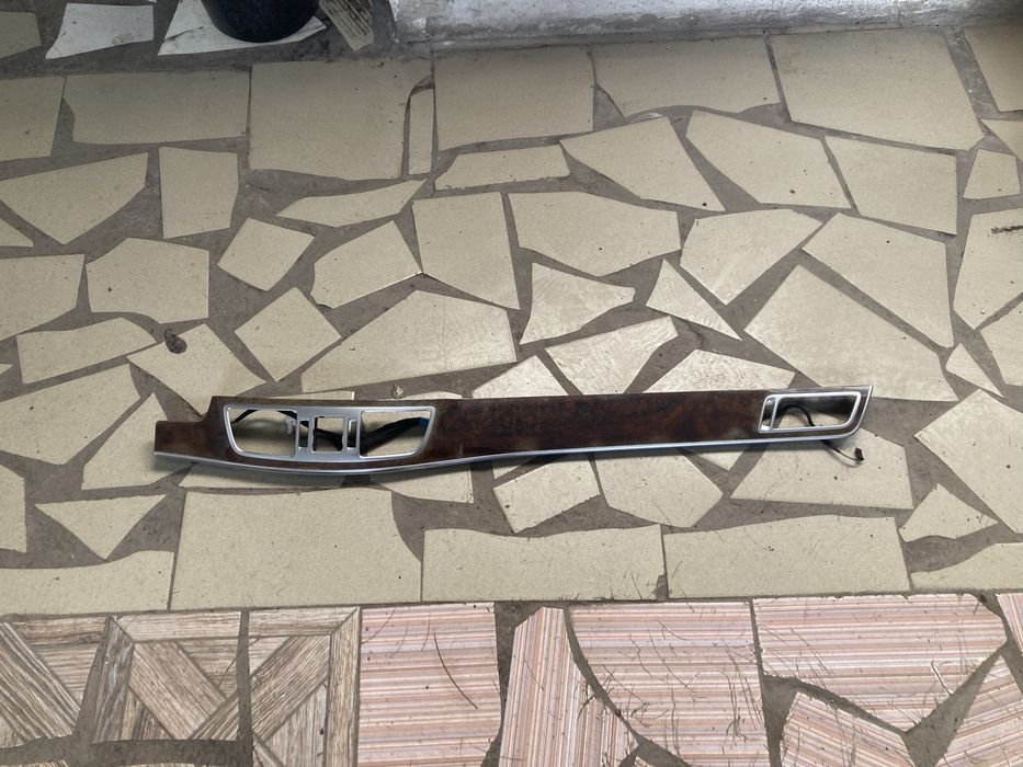 Накладка дерево на торпедо Мерседес W212 / Mercedes W212