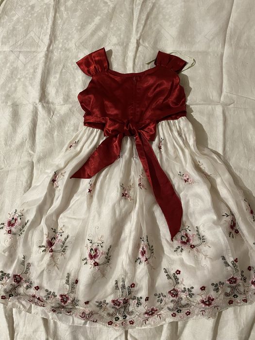 Продам детские платья