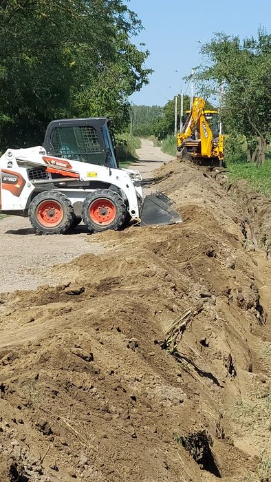 Excavatii, santuri apa, canal, gaz, electric, decopertari, etc.