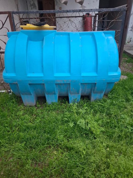 Suv bochka sotiladi 1000litr