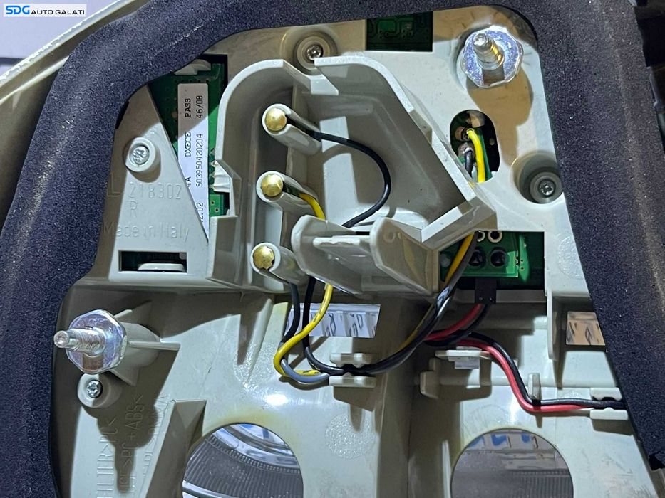 Soclu Suport Bec Becuri cu Placa Led Leduri pentru Stop Lampa Tripla Dreapta de pe Aripa Caroserie BMW Seria 3 E90 2004 - 2011 Cod 7211214