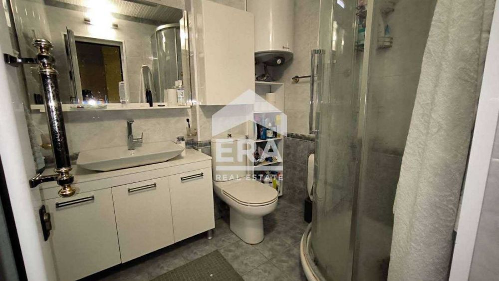 Продава се Тристаен апартамент в Хасково, Център - 103 кв.м за 1204 €/кв.м - Снимка #3