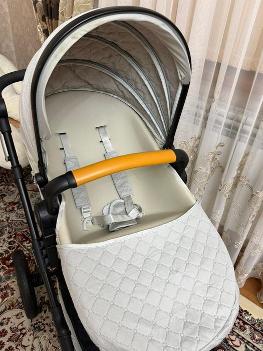 Коляска детская в отличном состояний