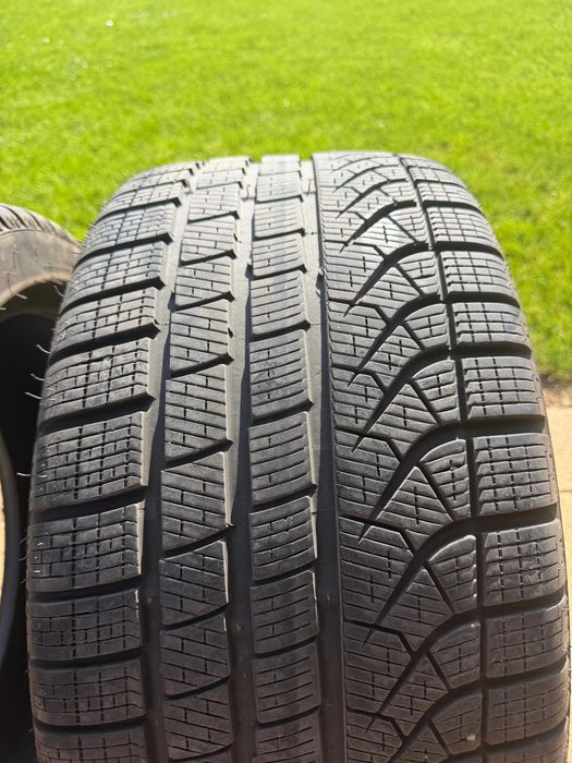 Anvelope iarnă Pirelli P Zero Winter RunFlat BMW 245/40 R19 + 275/35 R19