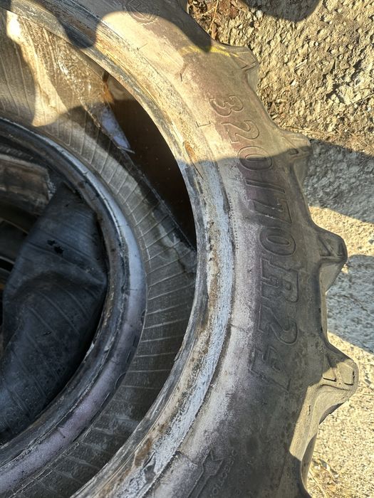 Гуми за трактор 320 70 24