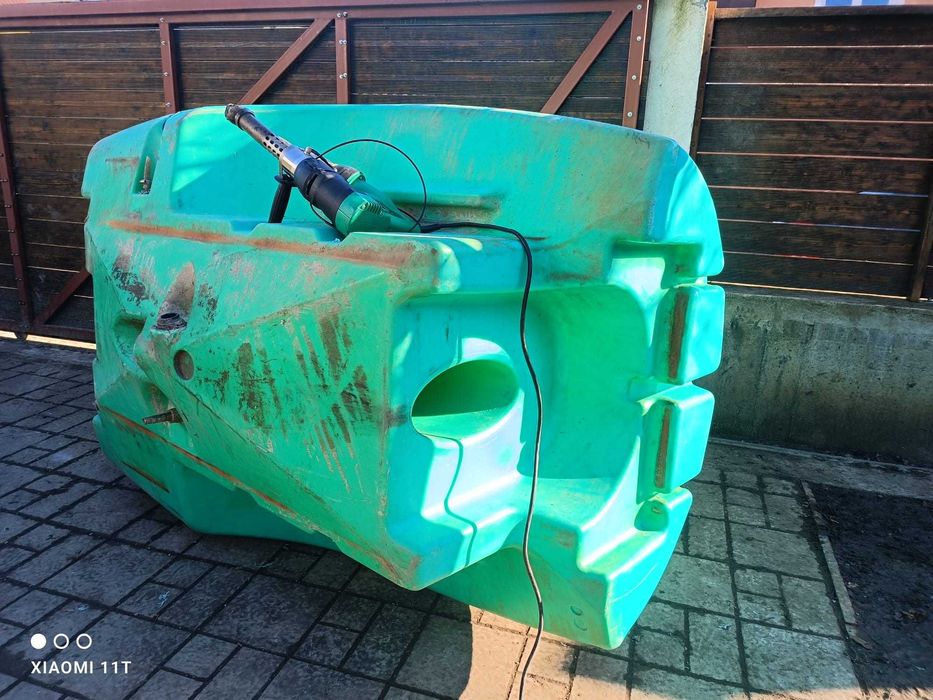 Reparatii/lipire statii de erbicidat / combina si rezervoare plastic