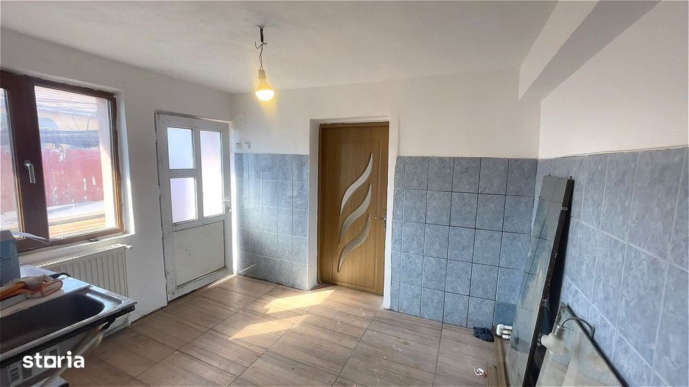 Casa De Vanzare La Pret De Apartament...