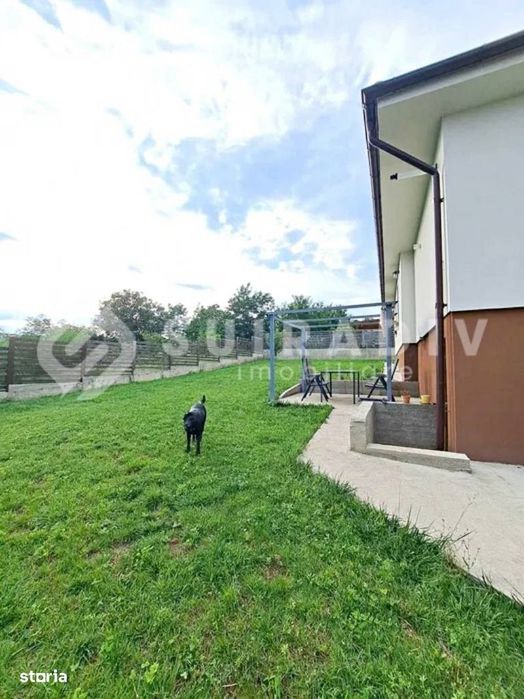 Casa moderna, pet friendly, curte de 352mp – Dezmir