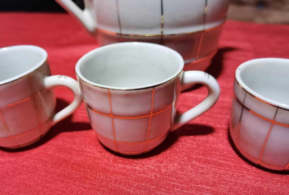 Комплект чашки и каничка за греена ракия