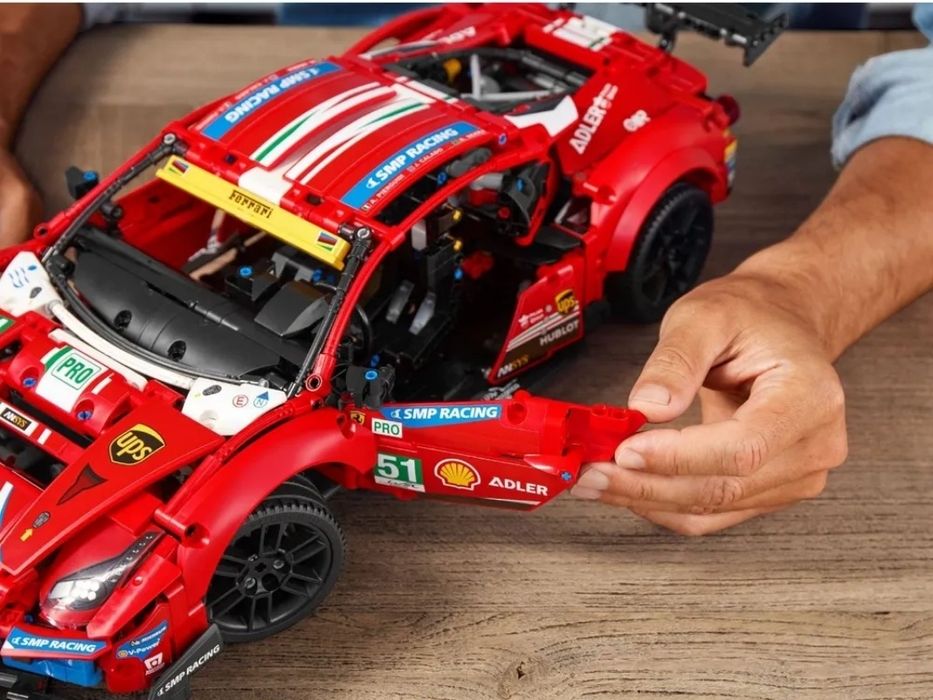Конструктор Lego Technic суперкар Ferrari GTE 488