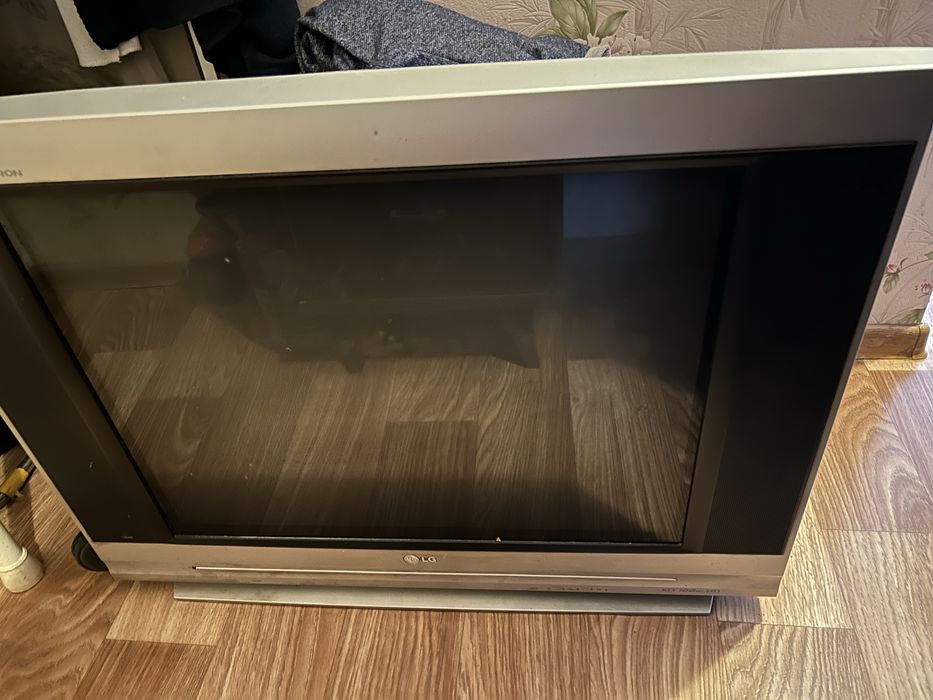 Телевизор LG цветной