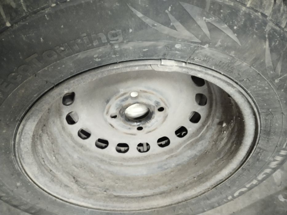 Шины с дисками и колпаками на 15