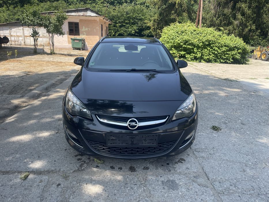 Opel Astra J 1.7 diesel /2013 stare foarte buna/2900 euro