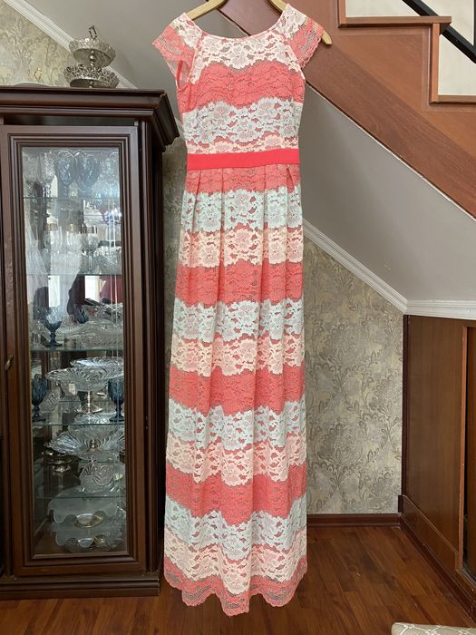 Продам платья нарядные