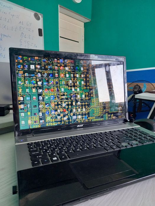 Kompyuter sotiladi acer