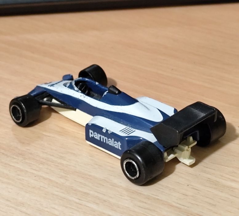 Vând macheta/masinuta  F1 Brabham 1984 Majorette