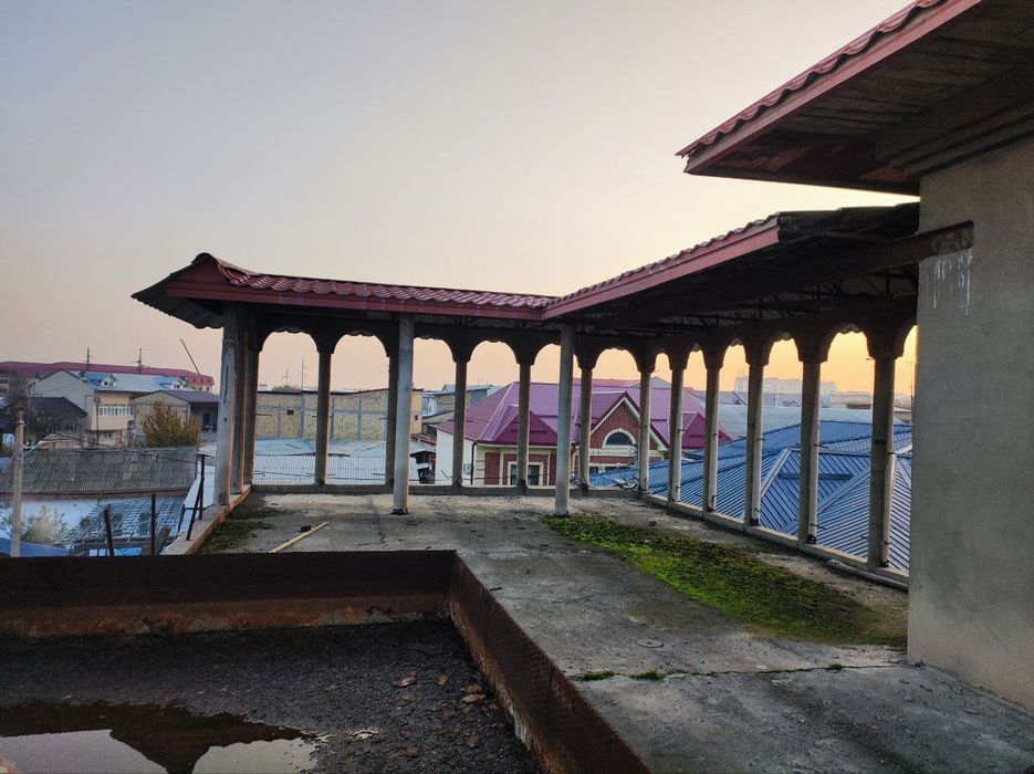 Коммерческое предложение ! Домбрабад  Вилла 10 соток  4 эт.  30 комнат