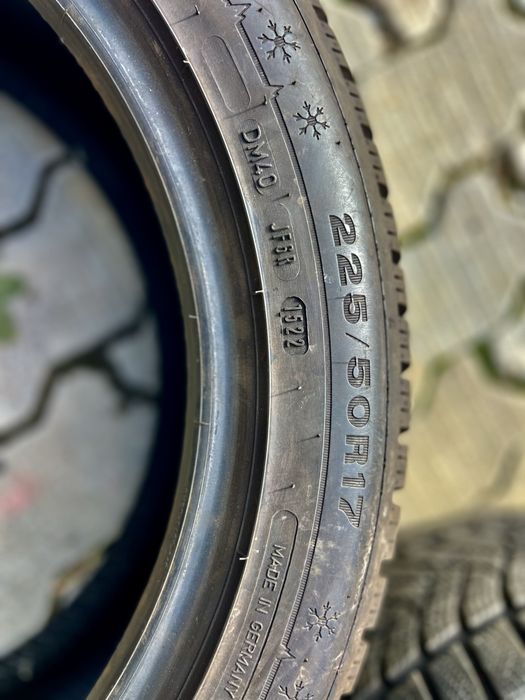 Anvelope iarna dunlop 225/50/17
