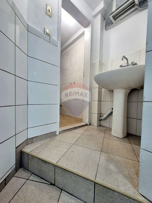 Магазин за продажба, Лятно кино Тракия