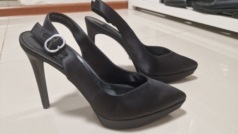 Туфли Charles&Keith 38 размер