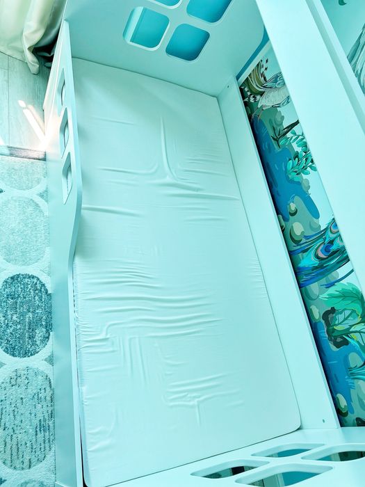 Детская кровать домик с матрасом