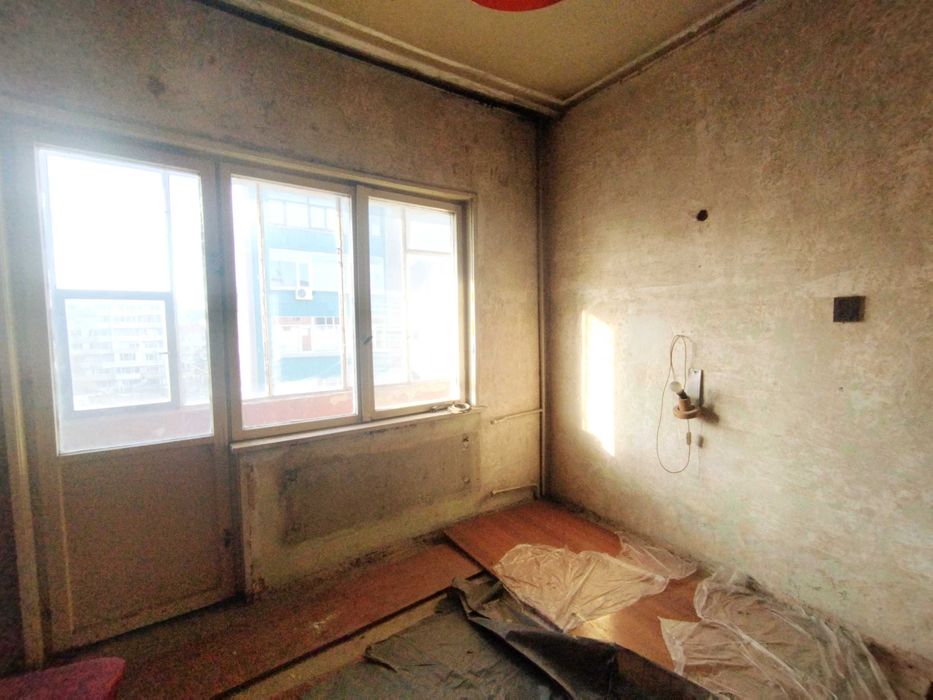 Продава се Двустаен апартамент в Перник, Център - 68 кв.м за 1013 €/кв.м - Снимка #2