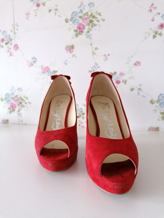 Обувки на висок ток от естествен велур