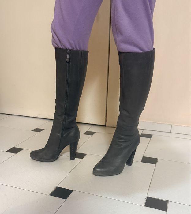 Дамски кожени ботуши