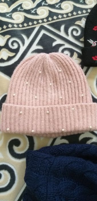 Шапки разные тёплые