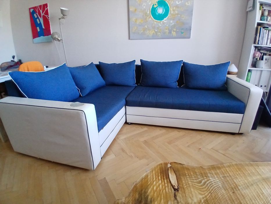 Разтегателен диван