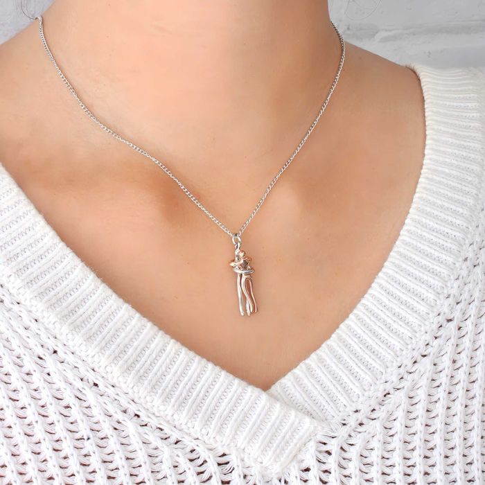 Елегантен комплект колие и обеци