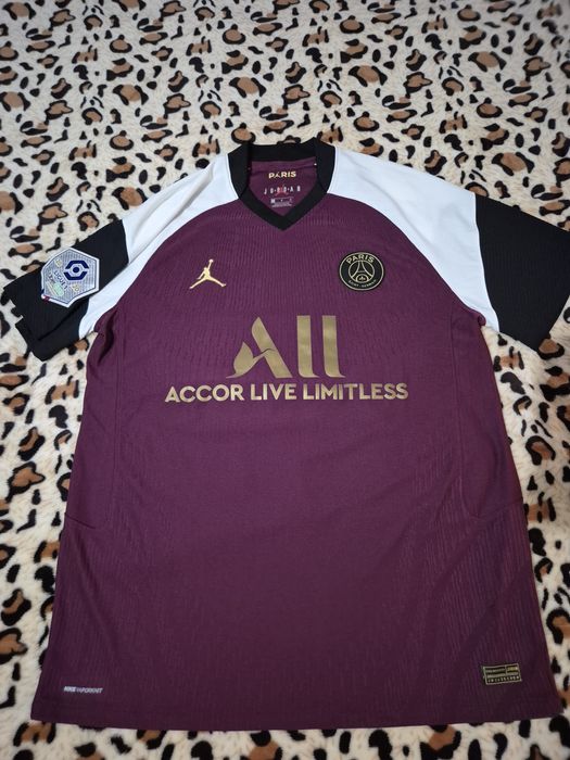 Vând echipament PSG