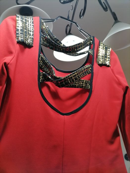 Rochie roșie cu paiete mărimea m sau s