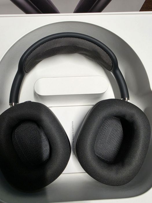 Apple AirPods Max Space Gray – отлични, пълен комплект