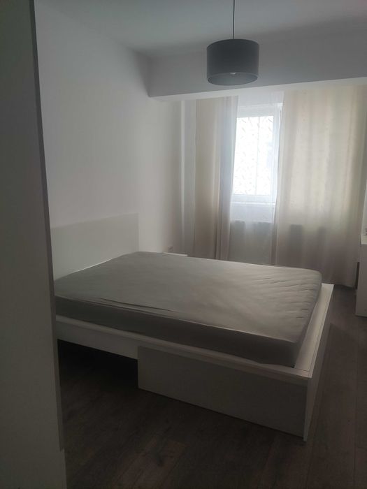 Caut colega apartament