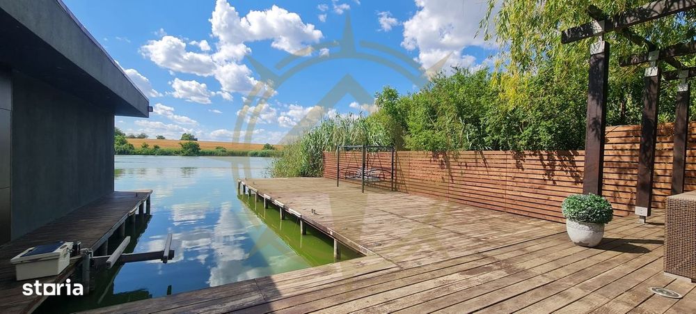 Dom00343 - vila luxurianta la lac cu ponton si casa de barca snagov