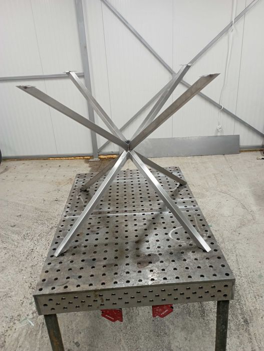 Основа за маса от неръждавейка