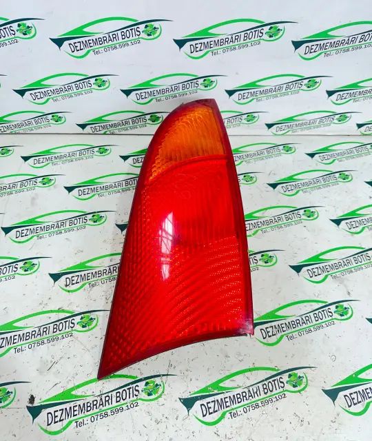 Lampa / Tripla stop dreapta pe aripa Ford Focus 1998 1.4 MT (75 hp)