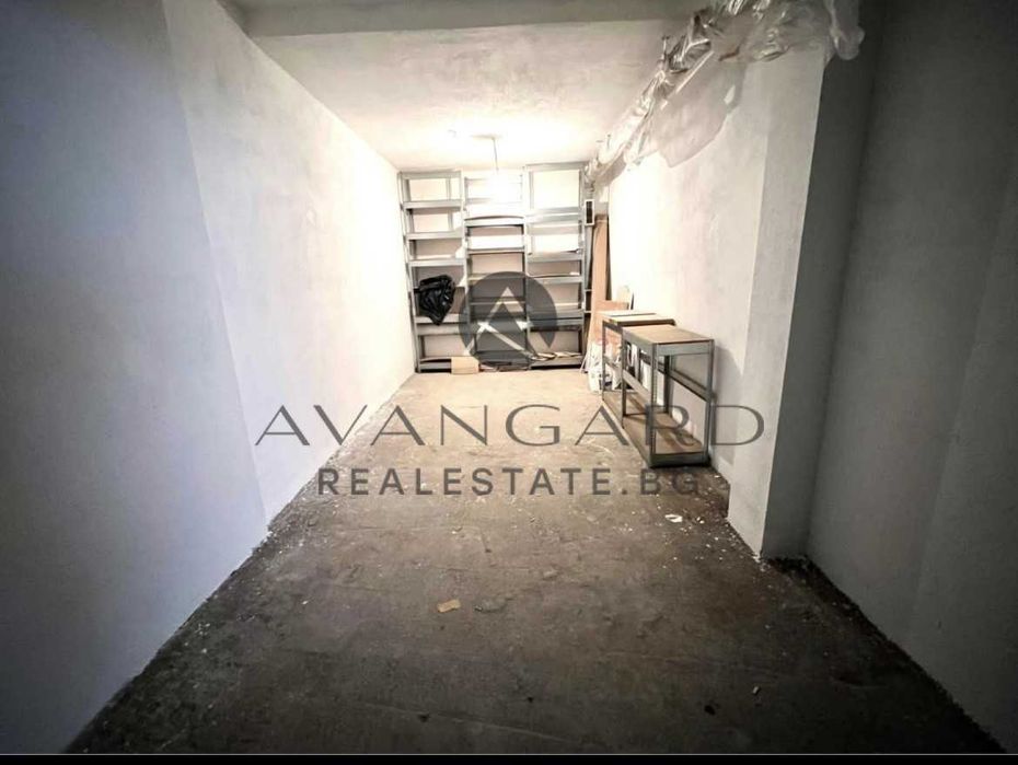 Продава се Тристаен апартамент в Пловдив, Христо Смирненски - 95 кв.м за 2316 €/кв.м - Снимка #9