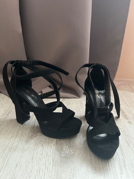 Дамски обувки на ток