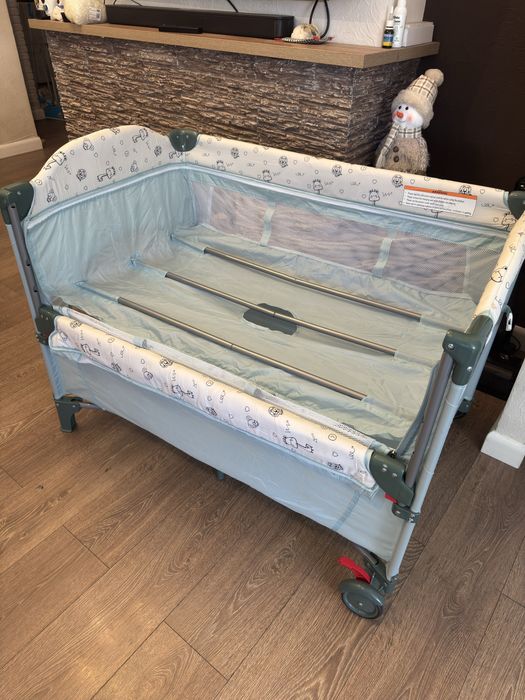 Продам кроватку-манеж.