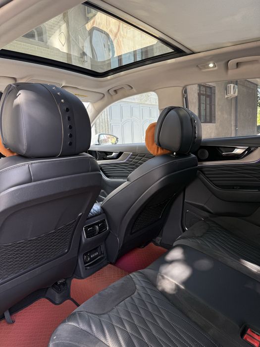 Hongqi HS 5 Full