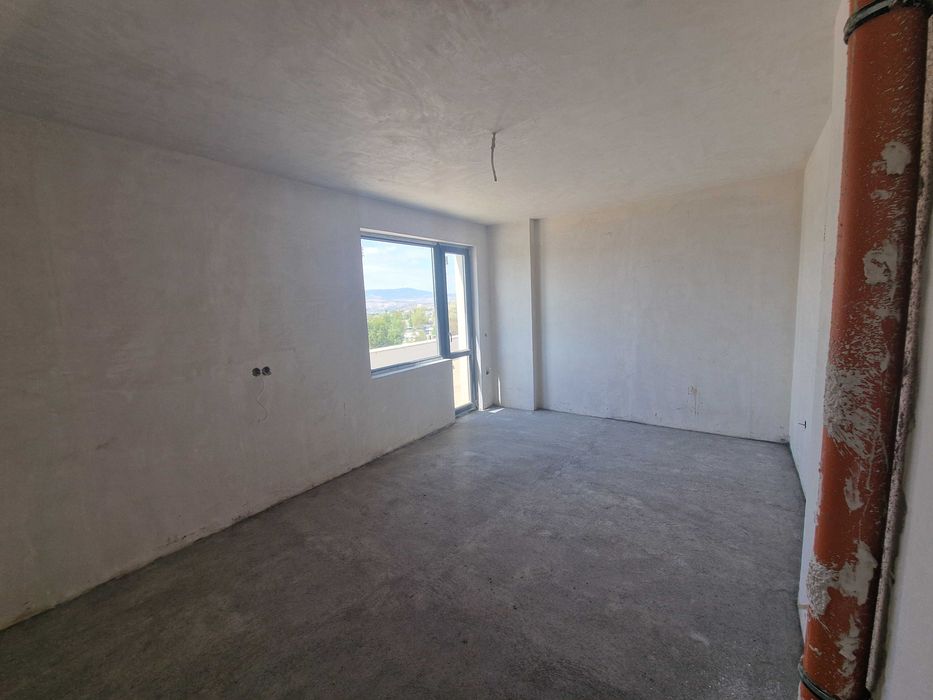 Тристаен апартамент с голяма тераса в кв. Ален Мак, гр. Благоевград