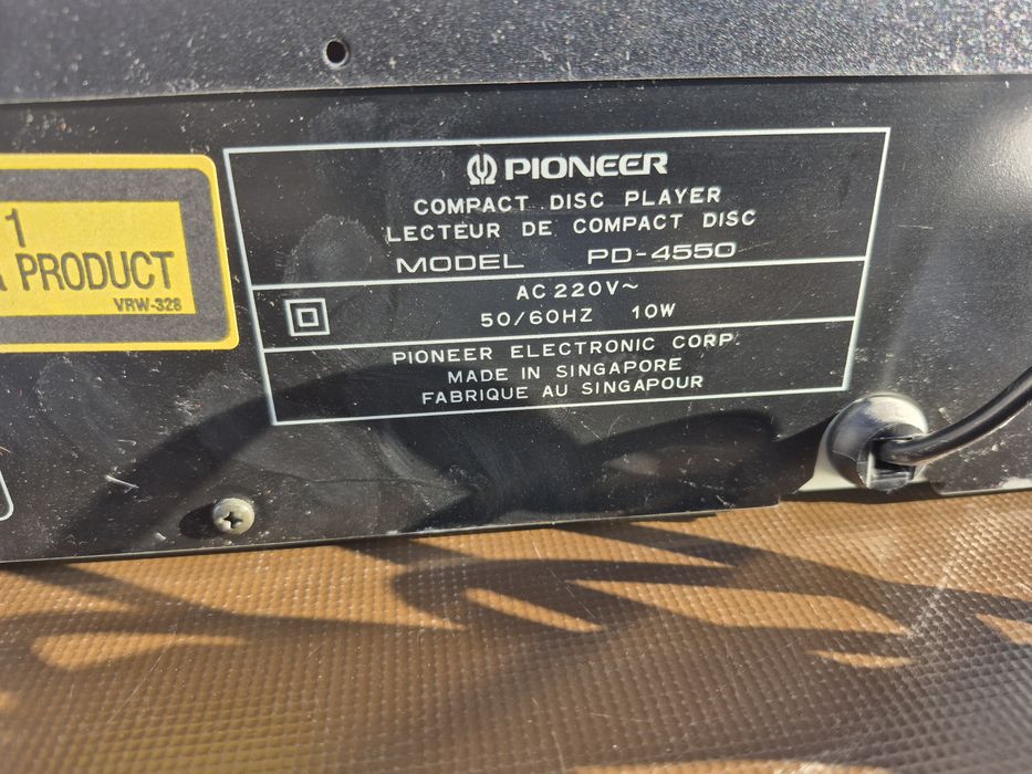 Vând compact disc pleyer marca Pioneer model PD-4550,made in  Singapor