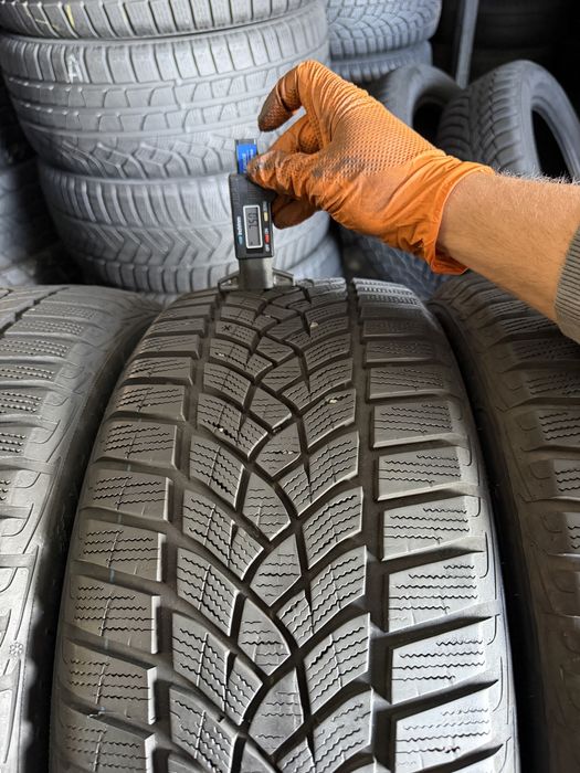 4 anvelope iarna 225/45/17 , GoodYear 7-7.5 mm !