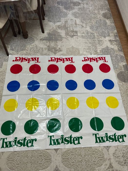 Продам игру Twister