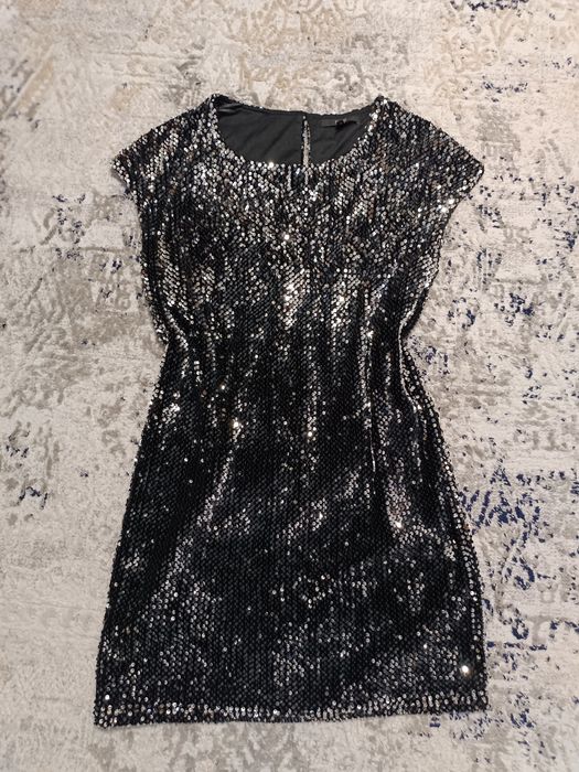 Платье с пайетками