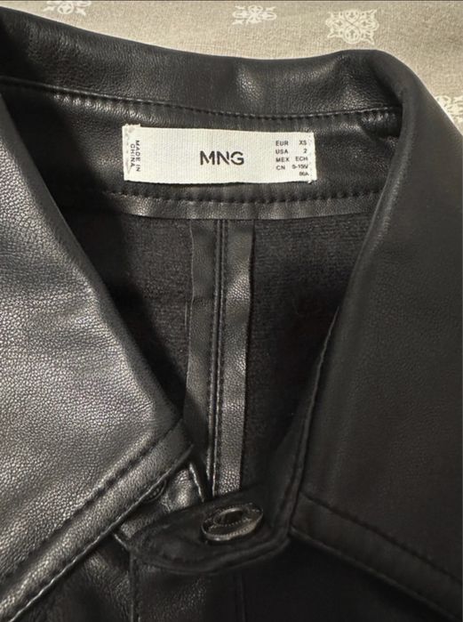 Jacheta piele neagra Mango