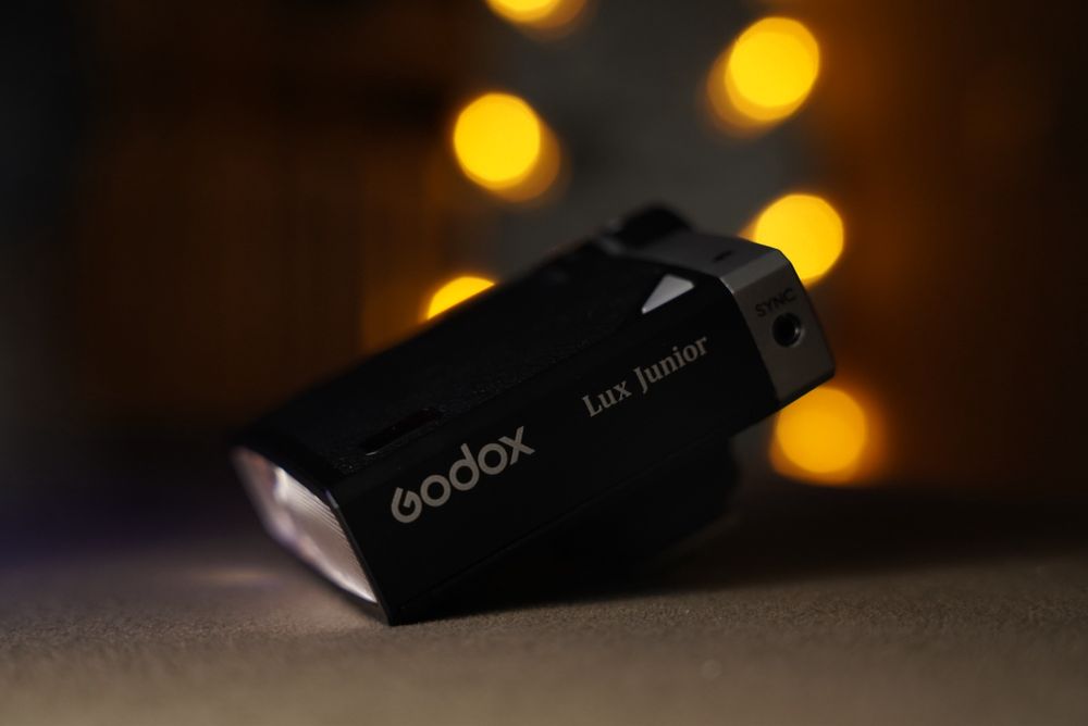 Продаю Godox Lux Junior